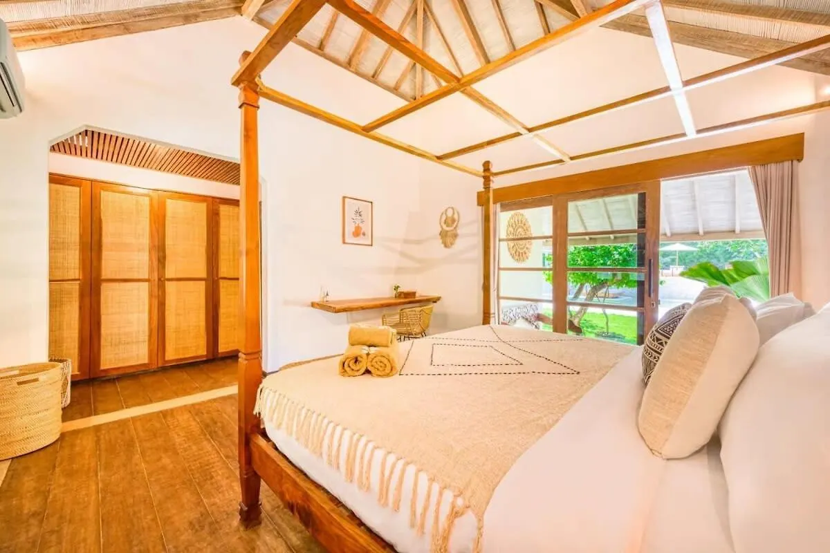 Villa Venice - 2000M2 Garden Right Behind Beach 塞米亚克