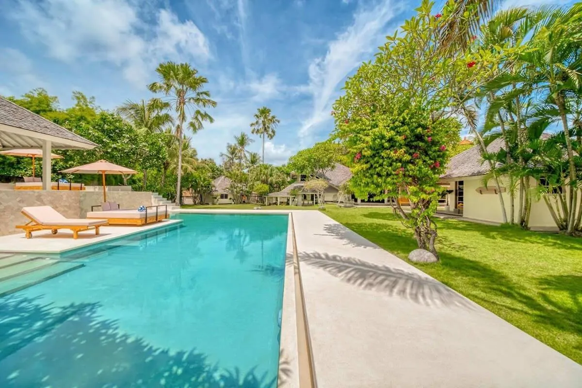 Villa Venice - 2000M2 Garden Right Behind Beach Seminyak  Indonesia